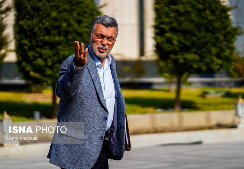 وزیر بهداشت، درمان و آموزش با اعلام آمار شهدا و آسیب‌های وارده در جنگ تحمیلی ۱۲ روزه رژیم غاصب صهیونیستی به کشورمان گفت: در این حمله نزدیک به ۷۰۰ نفر از شهروندان غیرنظامی شهید شده‌اند.